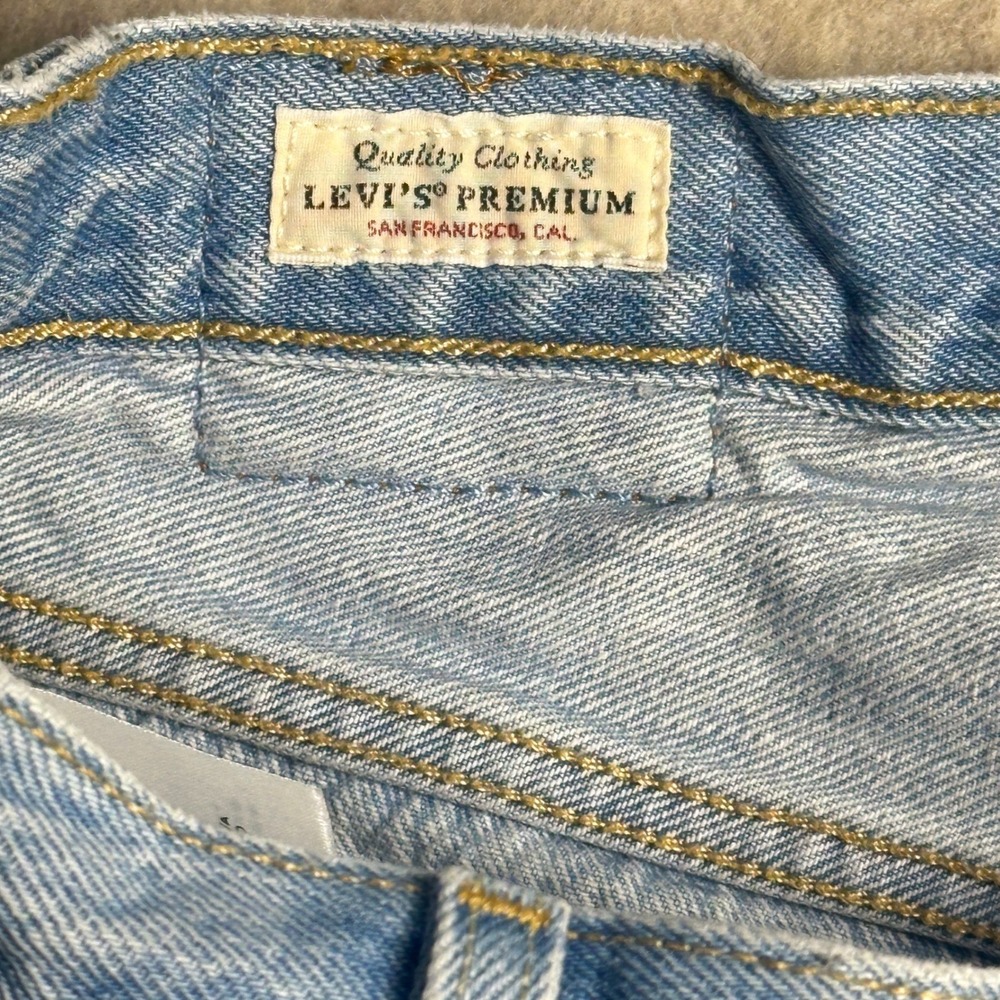 Levis Premium 501 Original Fit Shorts Light Wash Distressed Denim W28* - Picture 2 of 8